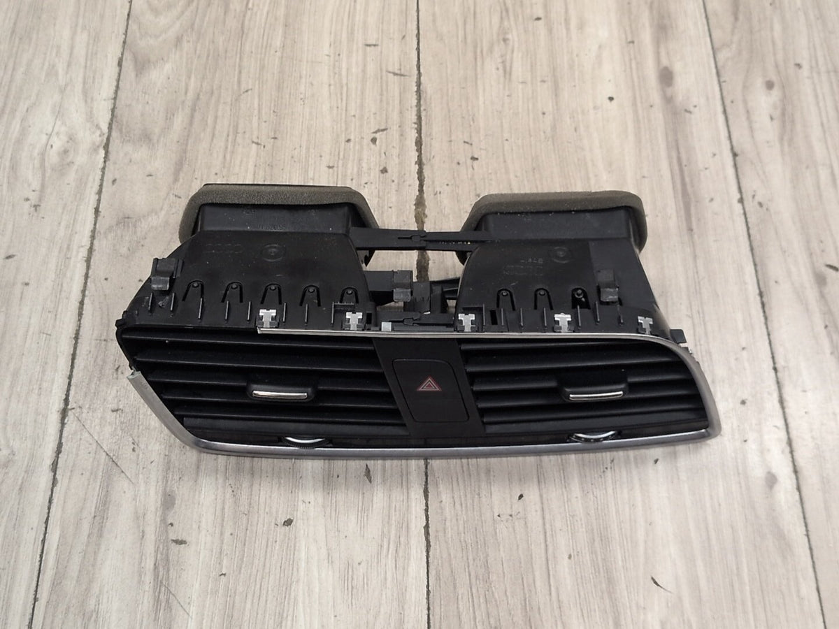 2015-2018 Audi Q3 8U Dashboard Dash Board Middle Center Air Vent 8U1820951C OEM