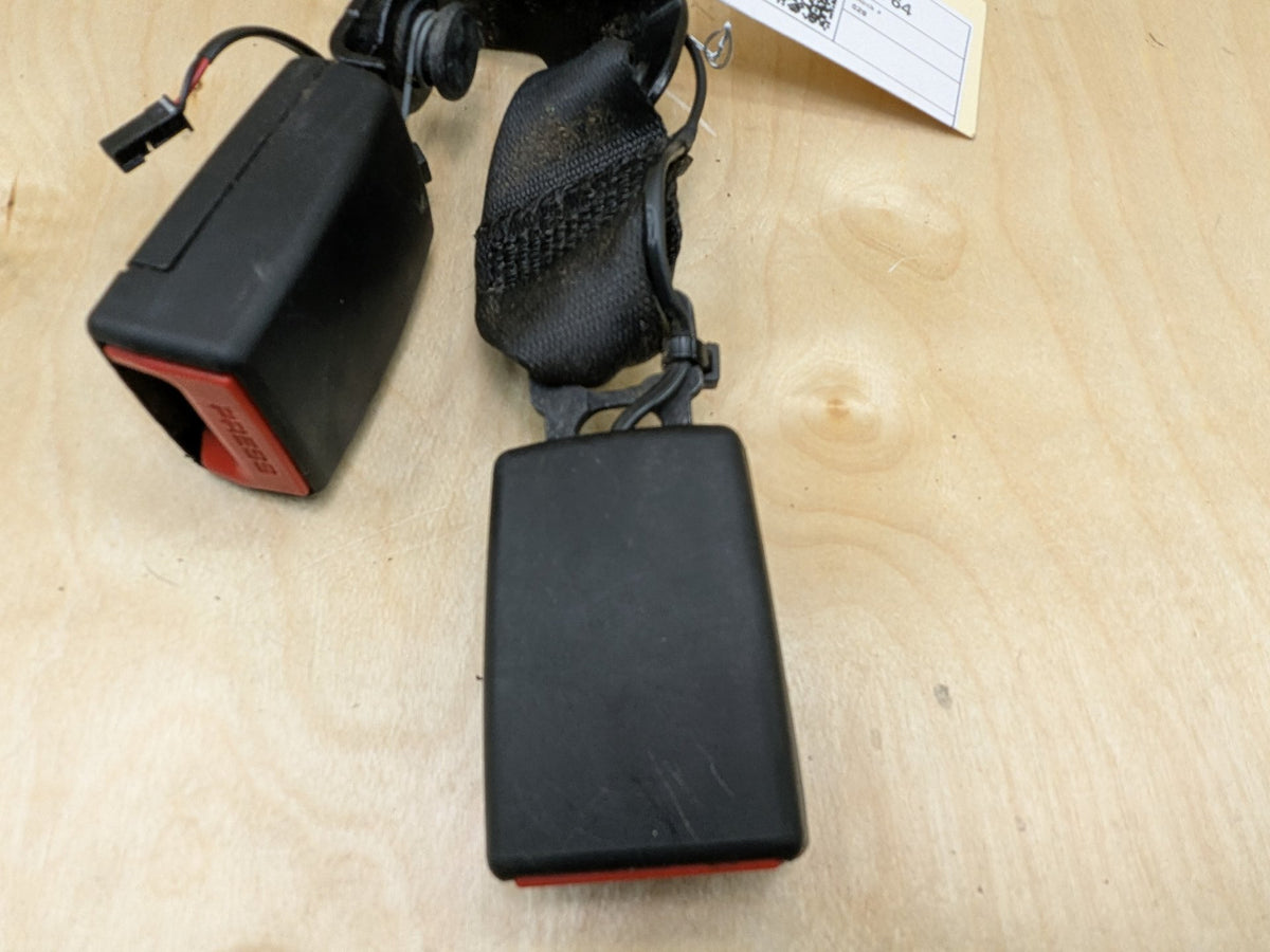 2018-2025 BMW X3 G01 Rear Right Center Seatbelt Seat Belt Buckle 7414288 OEM