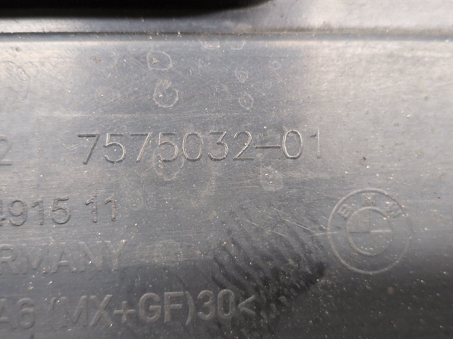 OEM BMW E60 E82 E84 E88 E89 E90 E92 E93 Engine N52 Motor Cover Head Covering