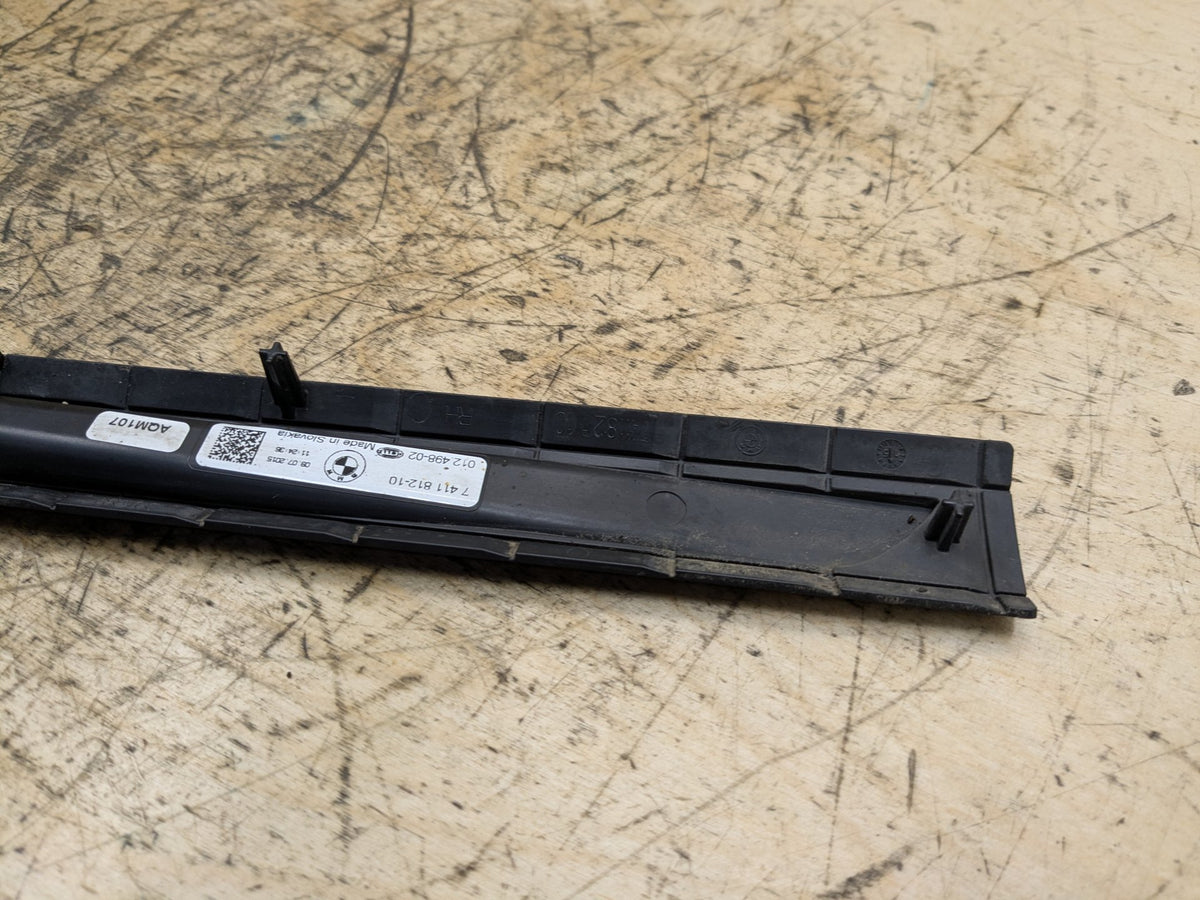 2016-2019 BMW 750i G12 Right Passenger Rocker Panel Light Module 7370180 OEM