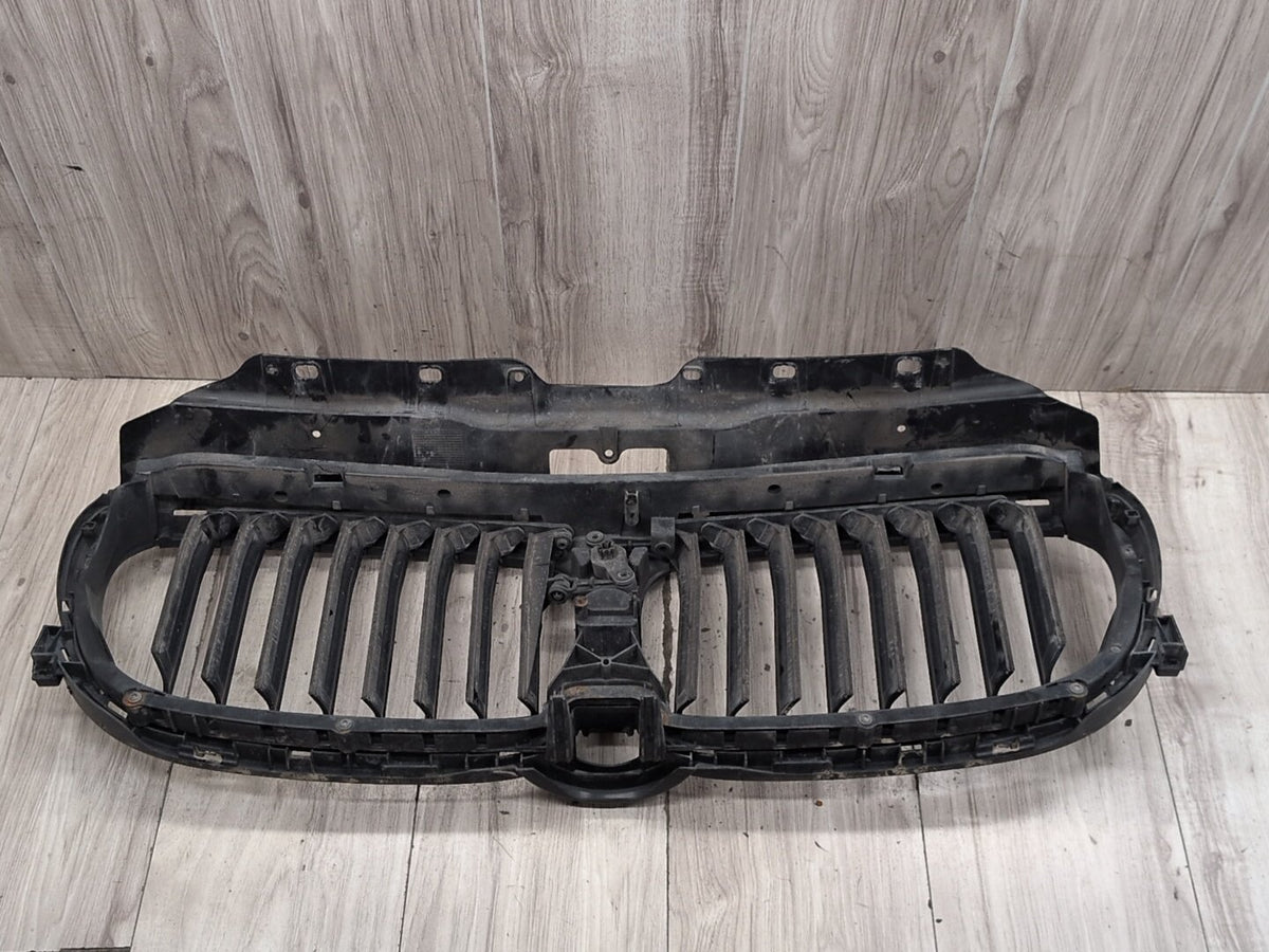2016-2022 BMW 750i G12 Front Bumper Radiator Air Flap Shutter 8091760 OEM