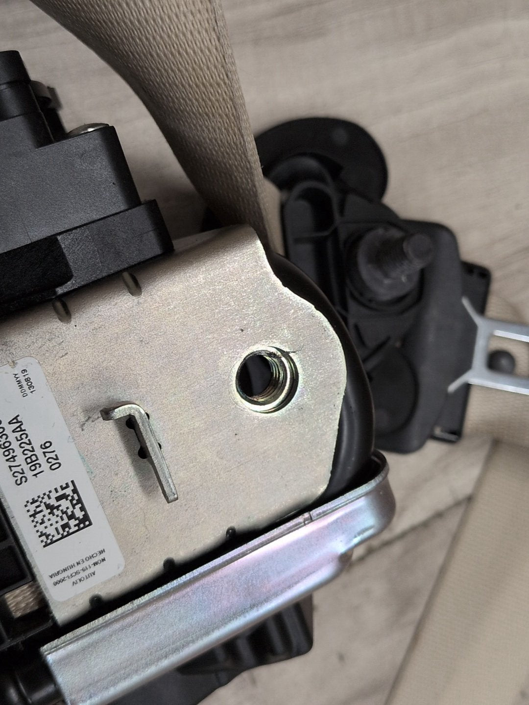 2019-2026 BMW 330i G20 Front Right Passenger Seatbelt Seat Belt Retractor 7496306