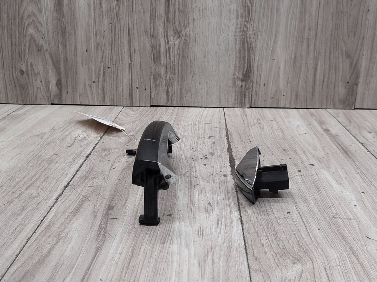 2009-2012 Mercedes E550 W212 Left Driver Door Handle w/ Comfort Access OEM