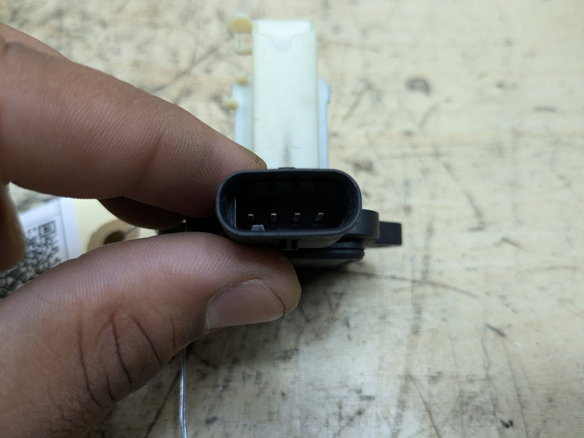 OEM BMW E82 E90 E92 F10 F13 F15 F25 X5 Engine N55 Air Flow Mass MAF Sensor Meter