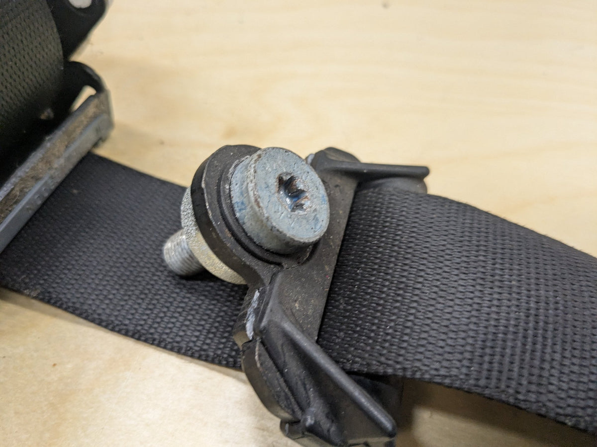 2009-2011 Mercedes-Benz SLK-Class R171 Front Left Seatbelt A1718601185 OEM
