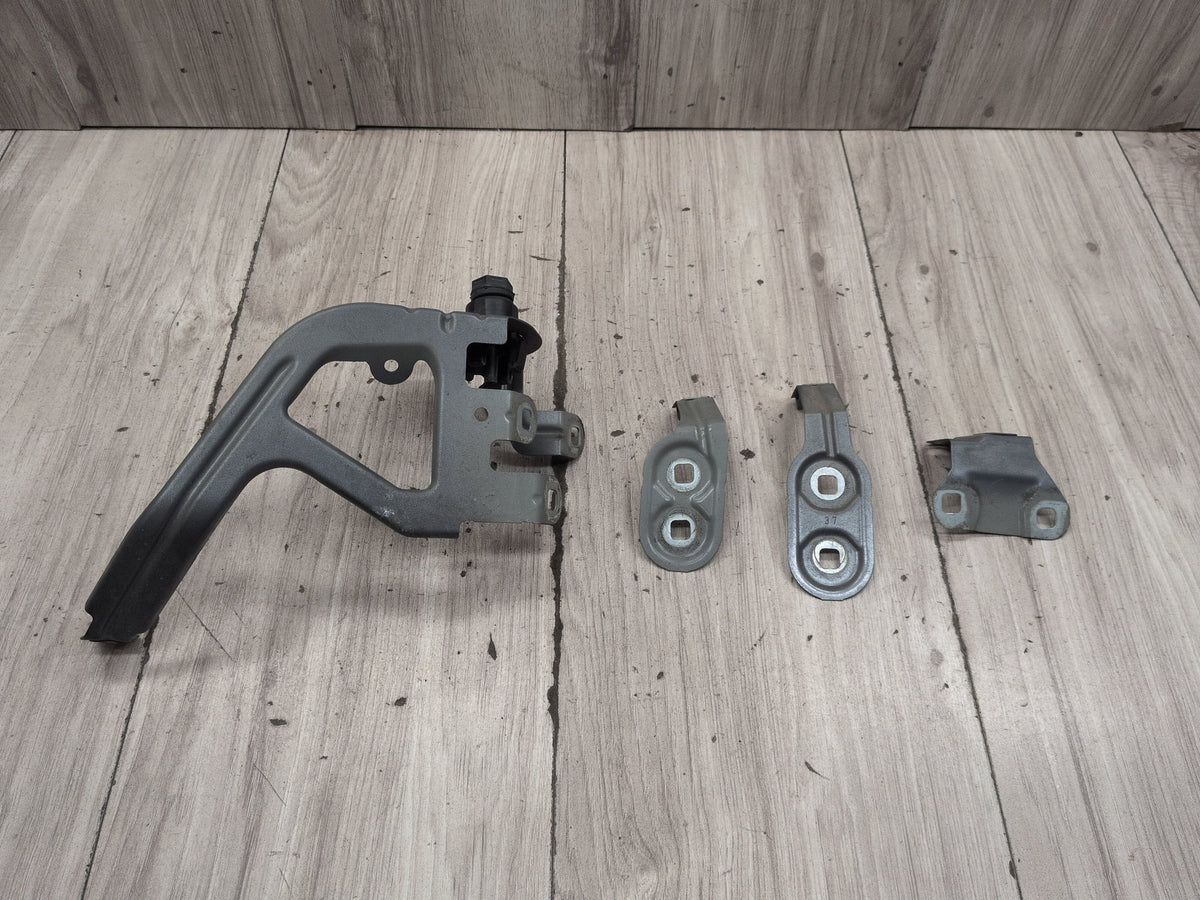 11-16 OEM BMW F10 528 550 Front Left Driver Side Fender Bracket Wing Holder SET