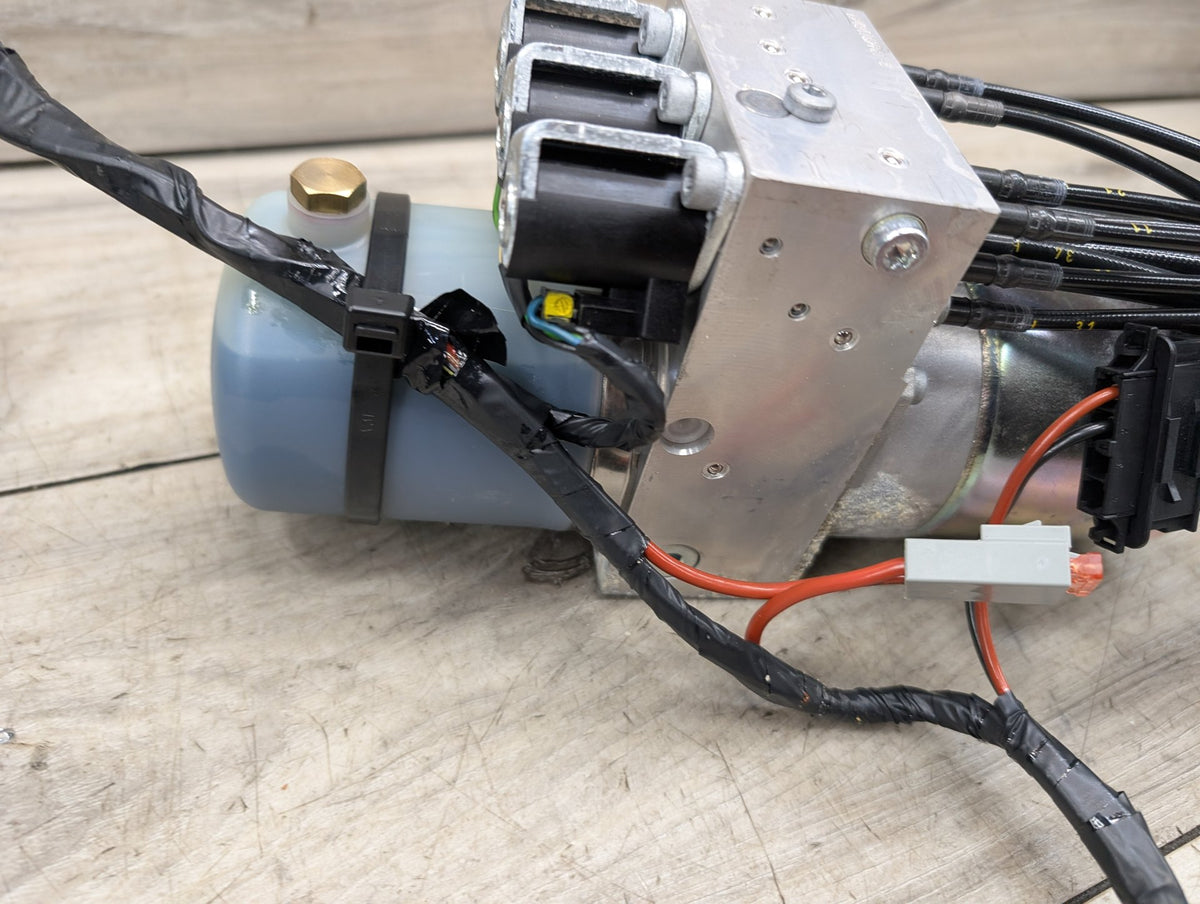 2008-2017 Audi S5 8T Convertible Pump Motor 8F0871791 OEM