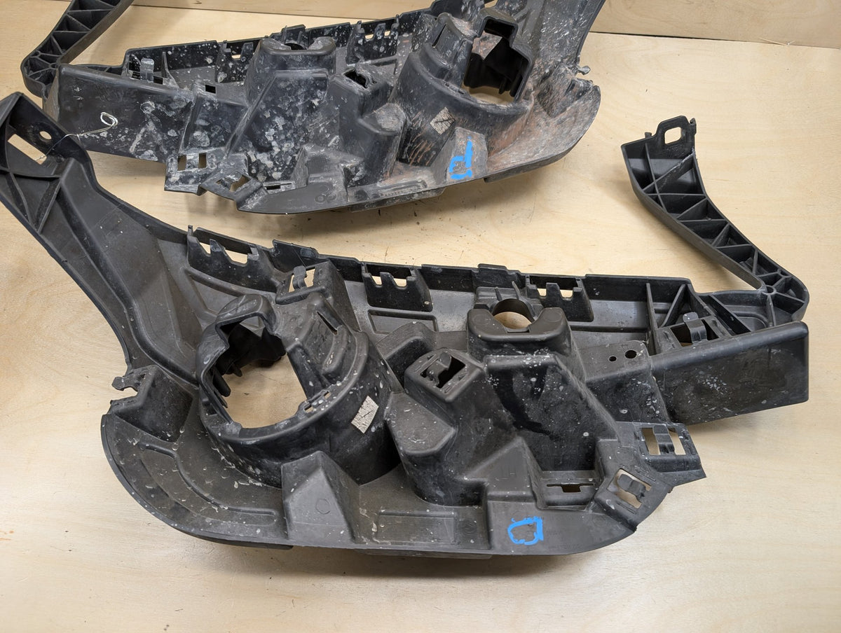 2011-2016 BMW X3 F25 Left Front Bumper Under Headlamp Bracket 7212955 OEM