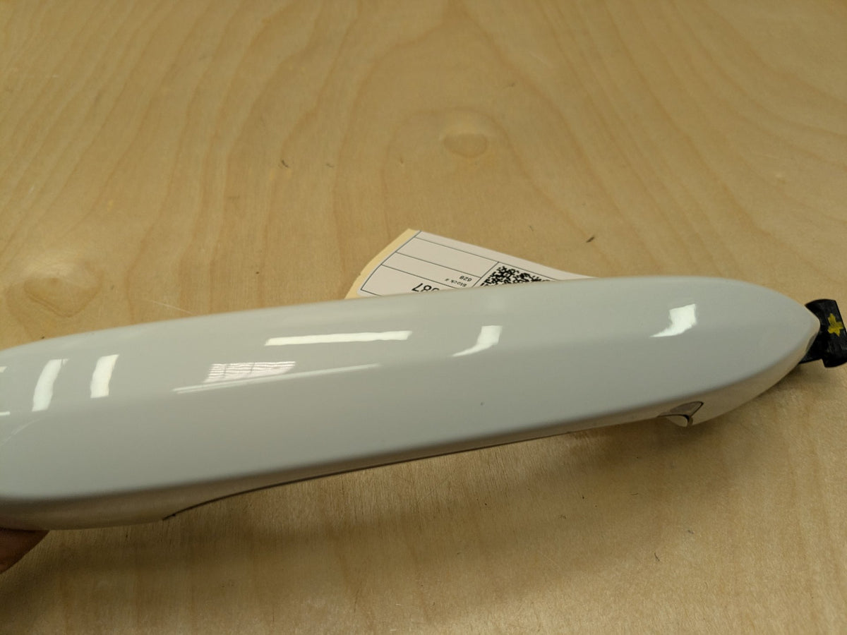 2018-2025 BMW X3 G01 Front Left Door Handle w/ Comfort Access 7470528 OEM