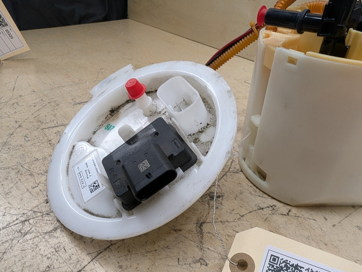 OEM BMW G20 G22 G23 G26 G42 330 M340 430 M440 Gas Tank Mounted Sending Fuel Pump