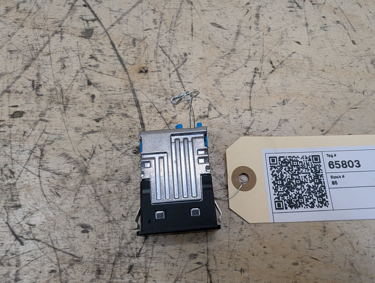 OEM BMW F48 F97 G01 G20 G22 G23 G26 G30 USB Type C Socket Charger Port Connector
