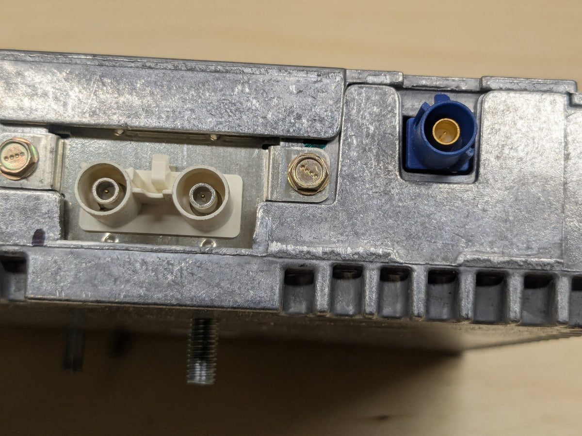 2009-2011 Mercedes-Benz SLK-Class R171 Radio Receiver Module A1719060700 OEM