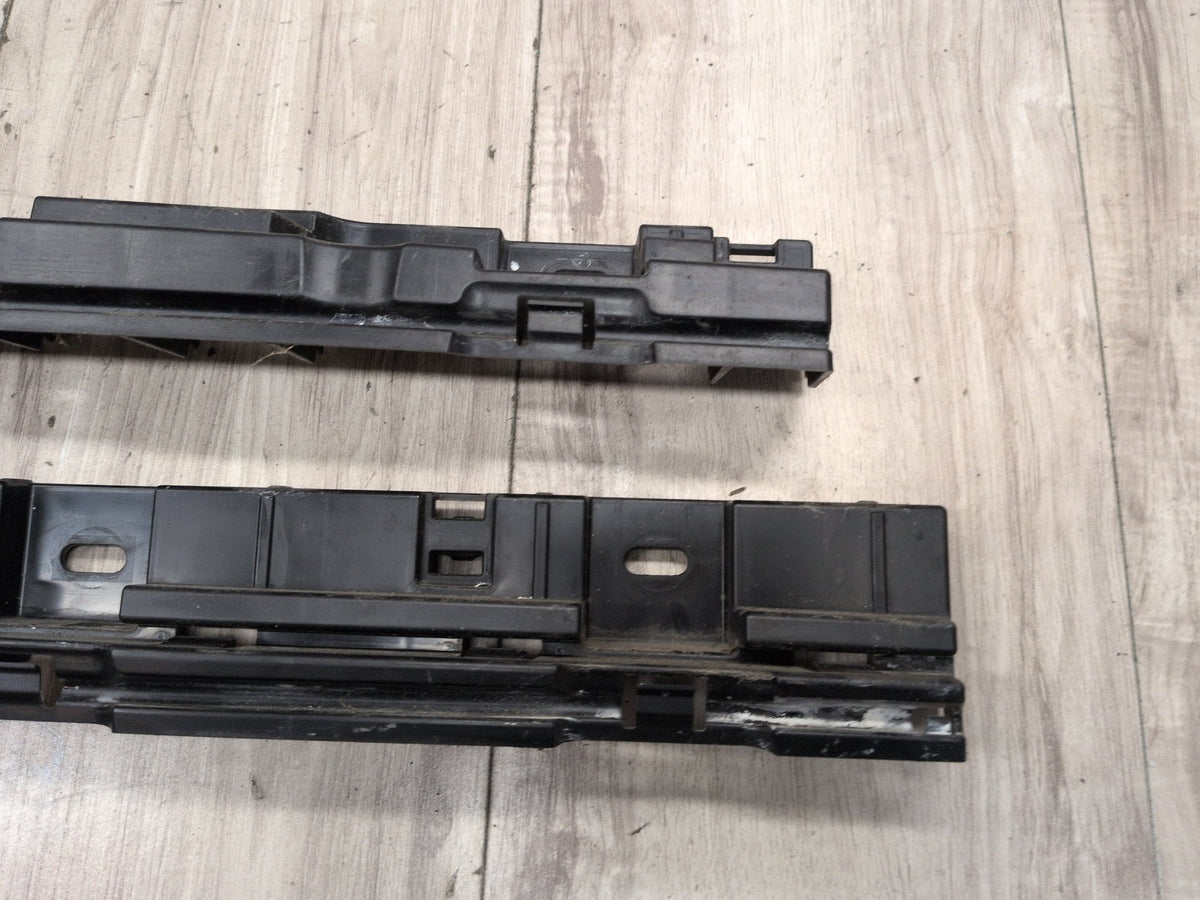 2011-2016 BMW M5 F10 Right Passenger Side Rocker Panel Brackets SET 7184778 OEM