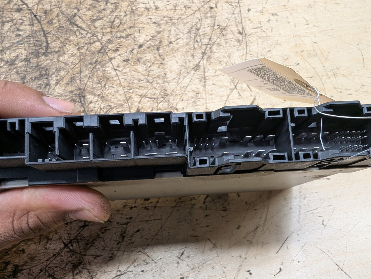 2016-2019 BMW 740Li G12 Front Right Passenger Seat Module 7463477 OEM