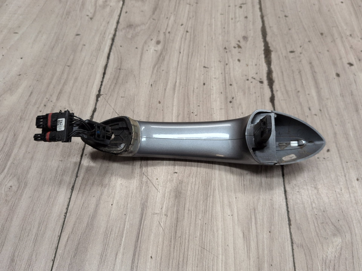 2011-2016 BMW M5 F10 Front Left Driver Door Handle w/ Comfort Access 7305284