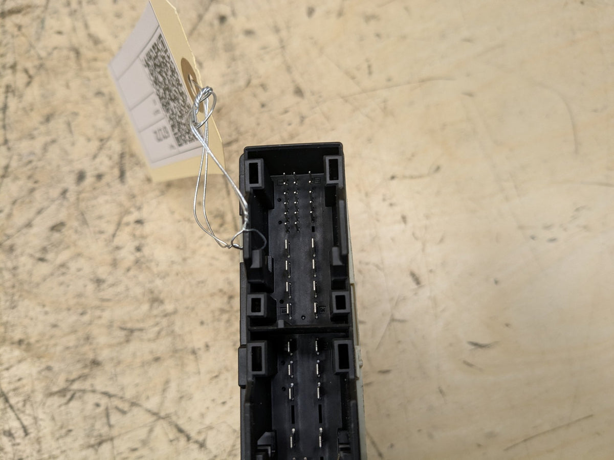 2018-2023 BMW M550i G30 Front Right Passenger Seat Module 7943768 OEM