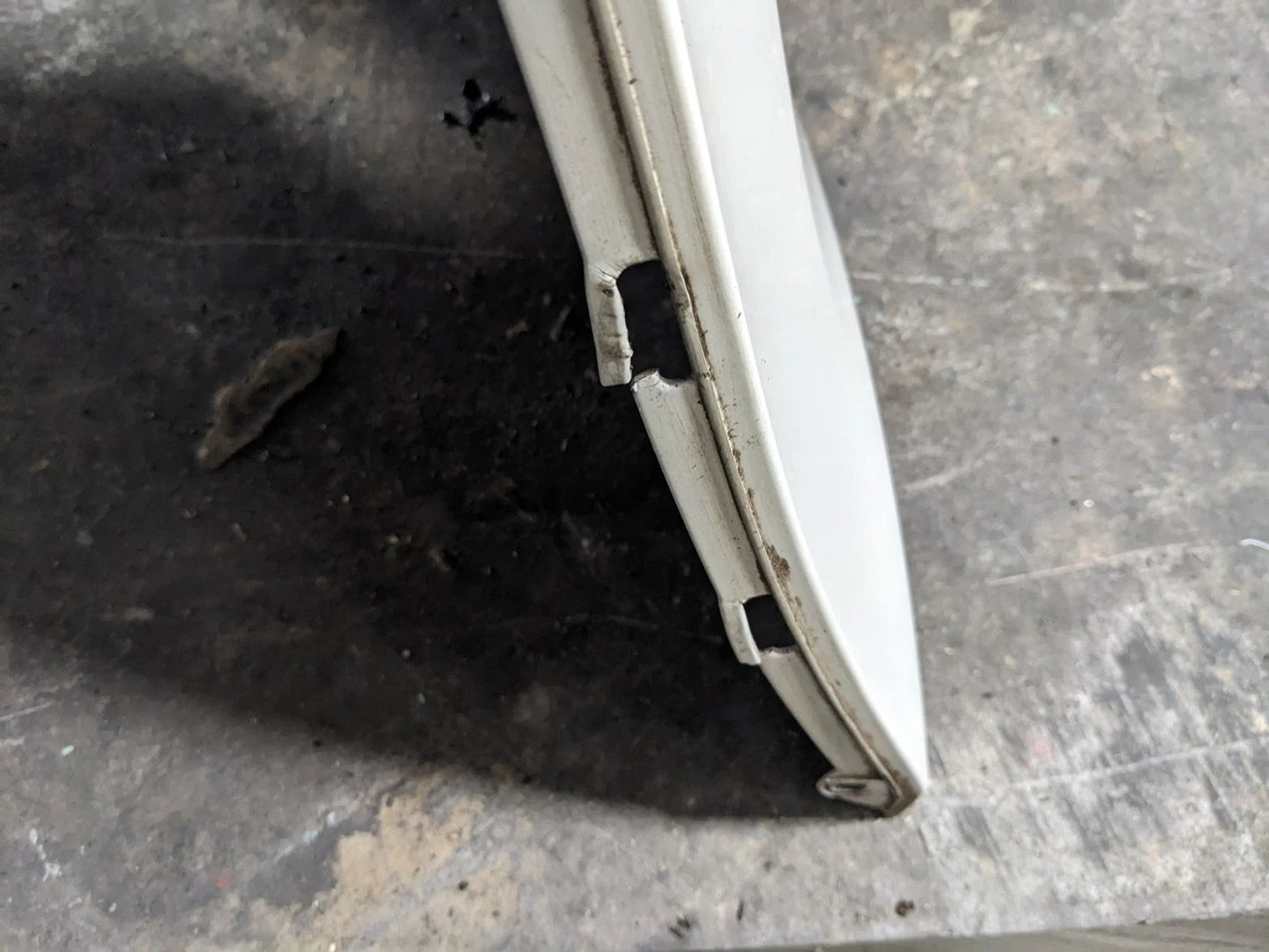 08-13 OEM BMW E88 E82 135i M-Sport Rear Bumper Cover Complete W/O PDC White
