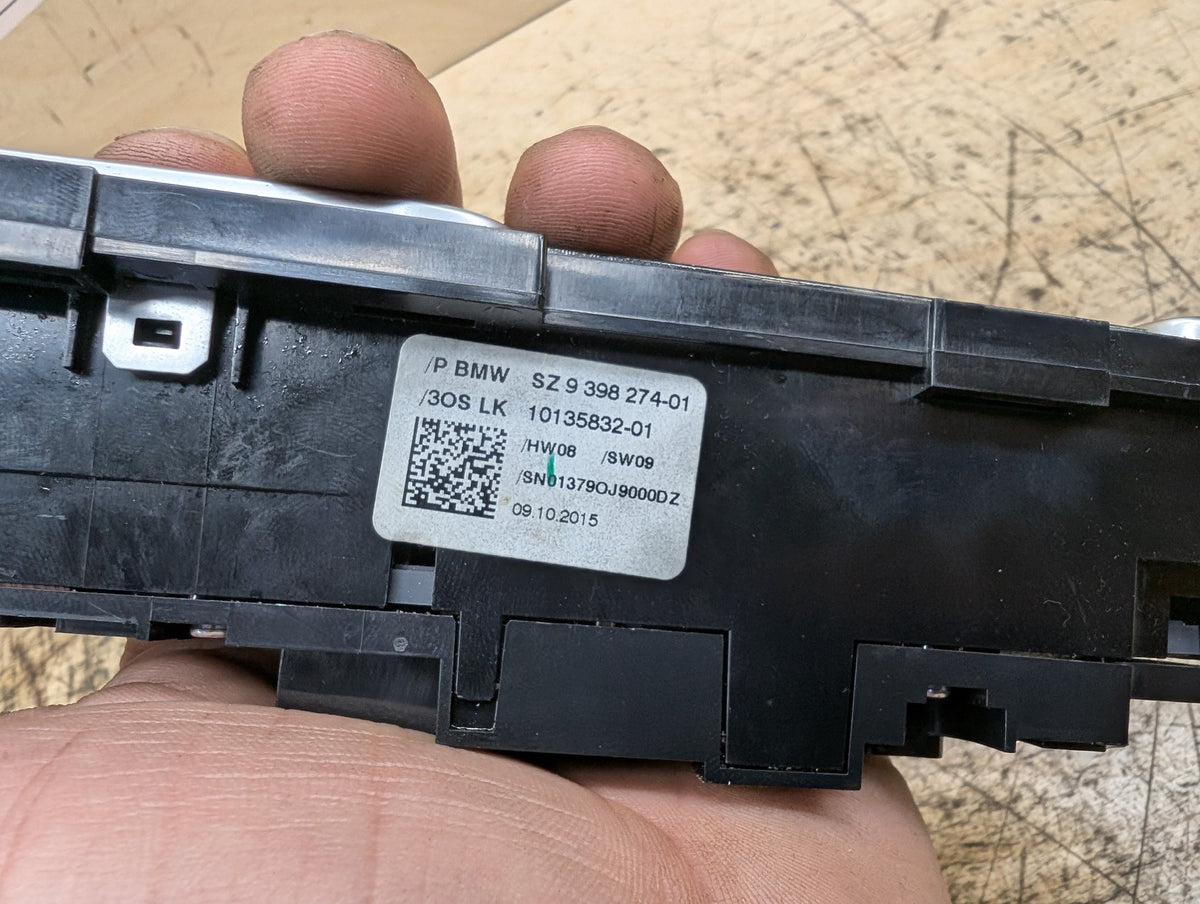 16-19 OEM BMW G11 G12 740 750 70 Center Console Operating Unit Traction Switch