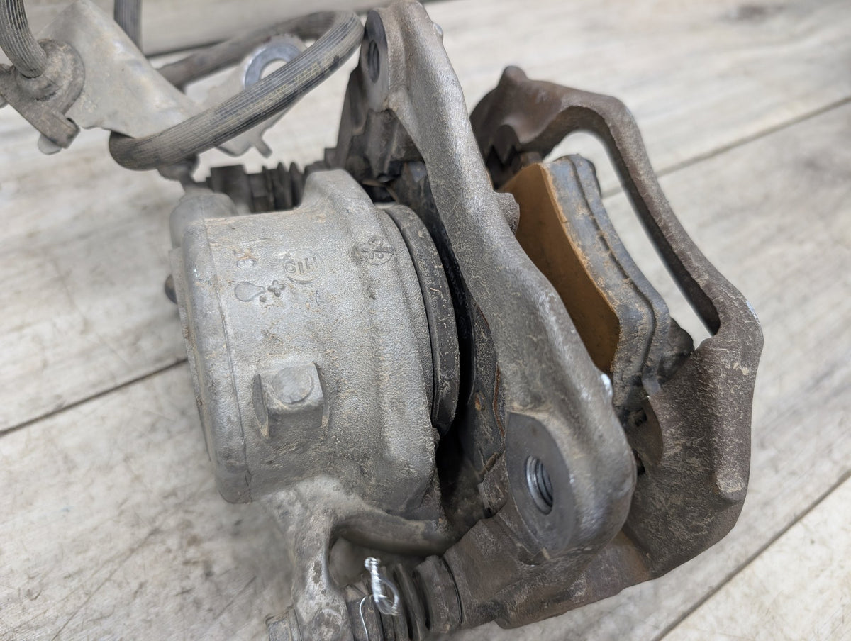 18-24 OEM BMW G01 G02 G20 G42 X3 30 230 330 B46 Front Left Driver Brake Caliper