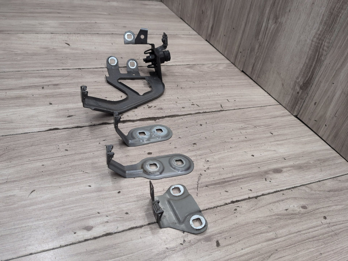 11-16 OEM BMW F10 528 550 Front Left Driver Side Fender Bracket Wing Holder SET