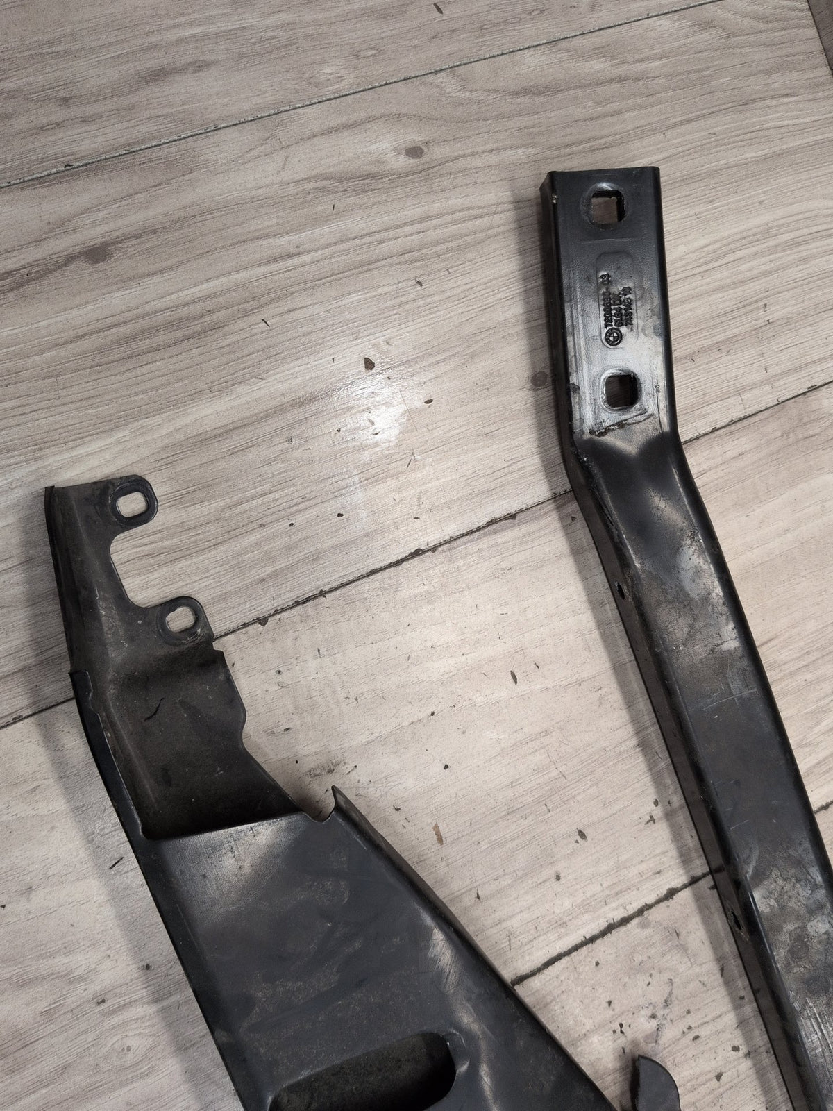 2011-2016 BMW M5 F10 Front Upper Radiator Tie Bar Panel Support w/ Bars SET 7200690 OEM