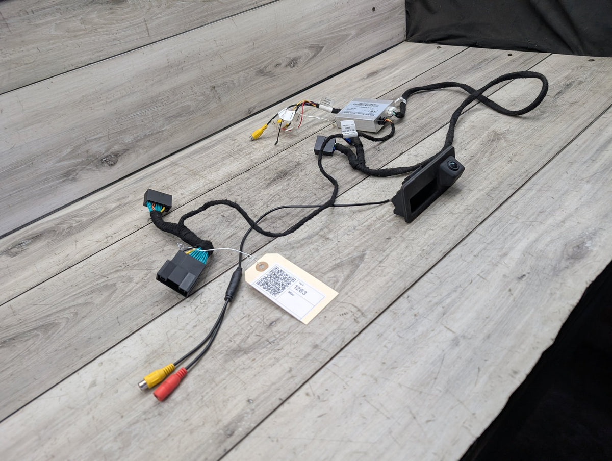 2014 Audi Q5 8R- Liftgate Trunk Lid Reverse Camera OEM