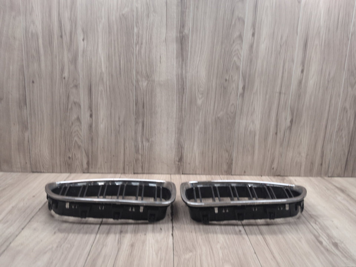 2011-2016 BMW M5 F10 Front Left Right Upper Bumper Grilles SET 8057228 OEM