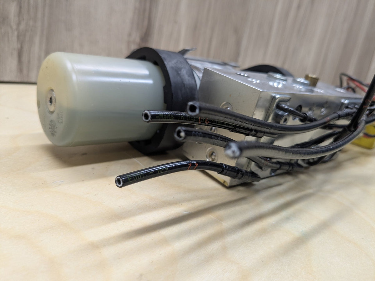 2009-2011 Mercedes-Benz SLK-Class R171 Convertible Pump Motor A1718000030 OEM