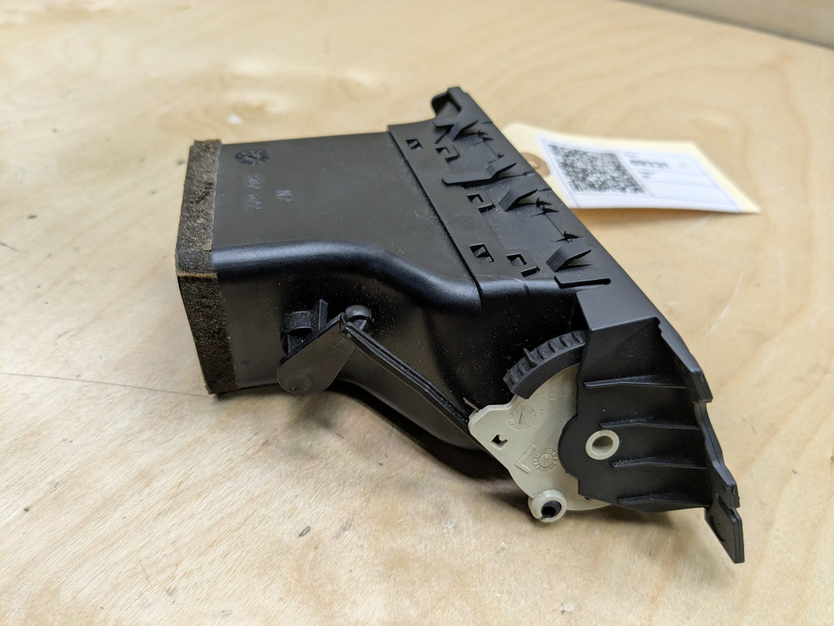 06-13 OEM BMW E90 E92 E93 335 328 M3 Left Driver Side Dashboard Air Vent