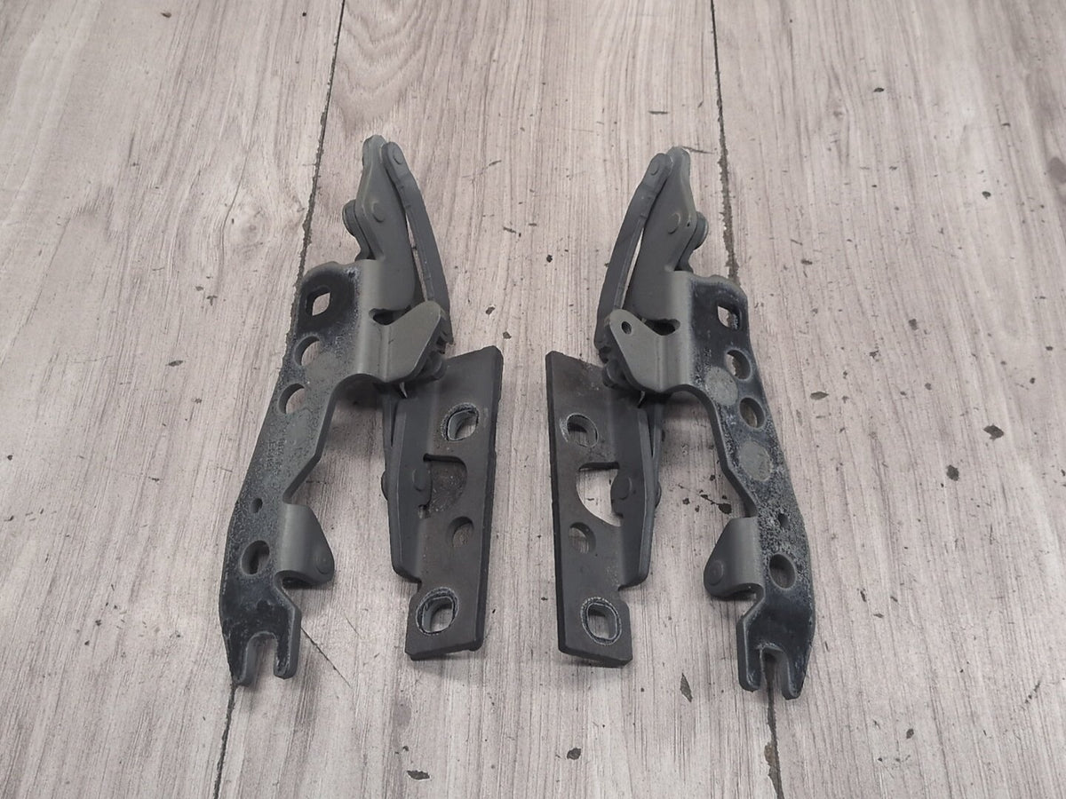 2004-2010 BMW M6 E64 Hood Bonnet Hinges SET 7064159 OEM