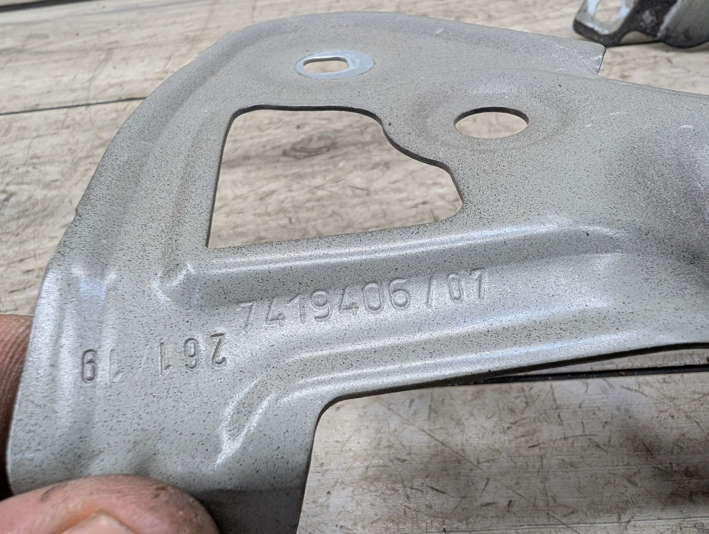 19-23 OEM BMW G20 330 M340 Front Right Passenger Side Fender Holder Bracket SET