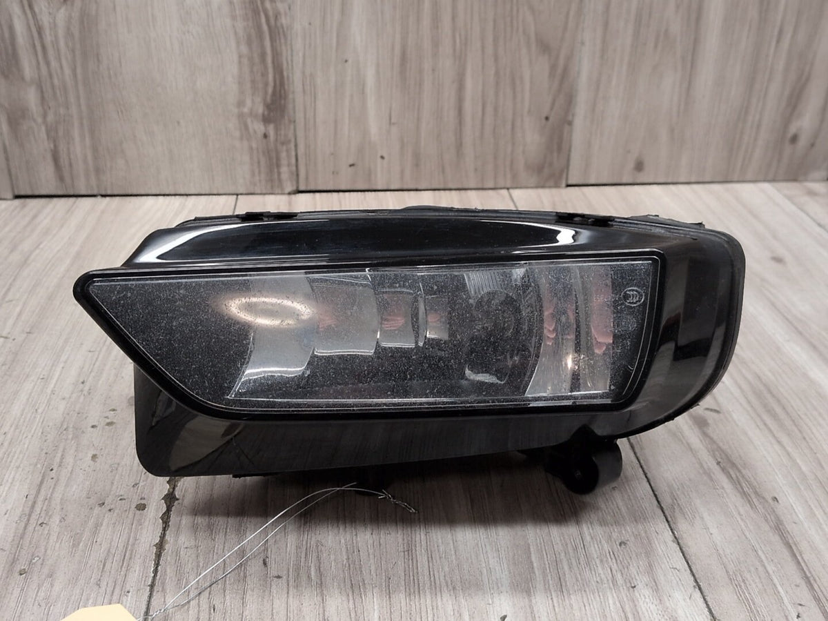 2008-2017 Audi S5 8T Front Right Passenger Bumper Fog Lamp Light 8T0941700G OEM