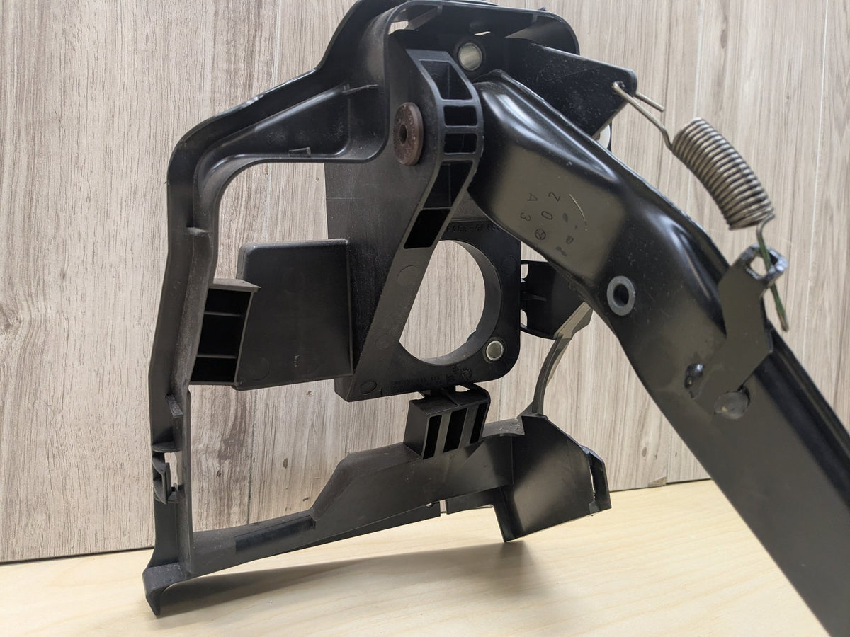 2009-2011 Mercedes-Benz SLK-Class R171 Gas Accelarator Pedal A1712900901 OEM