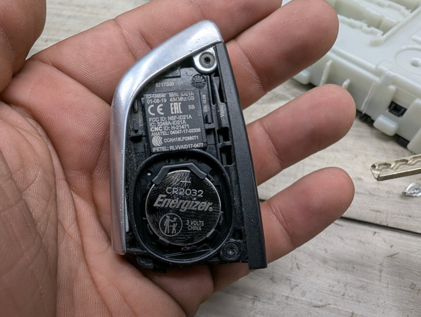 2018-2024 BMW X3 G01 Bdc Body Domain Fem Control Module w/ Key 9436418