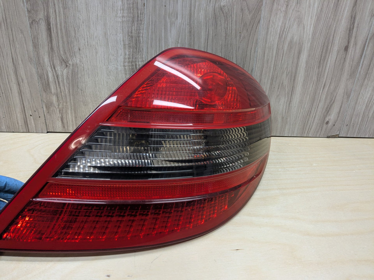 2009-2011 Mercedes-Benz SLK-Class R171 Rear Right Tail Light A1718200864 OEM
