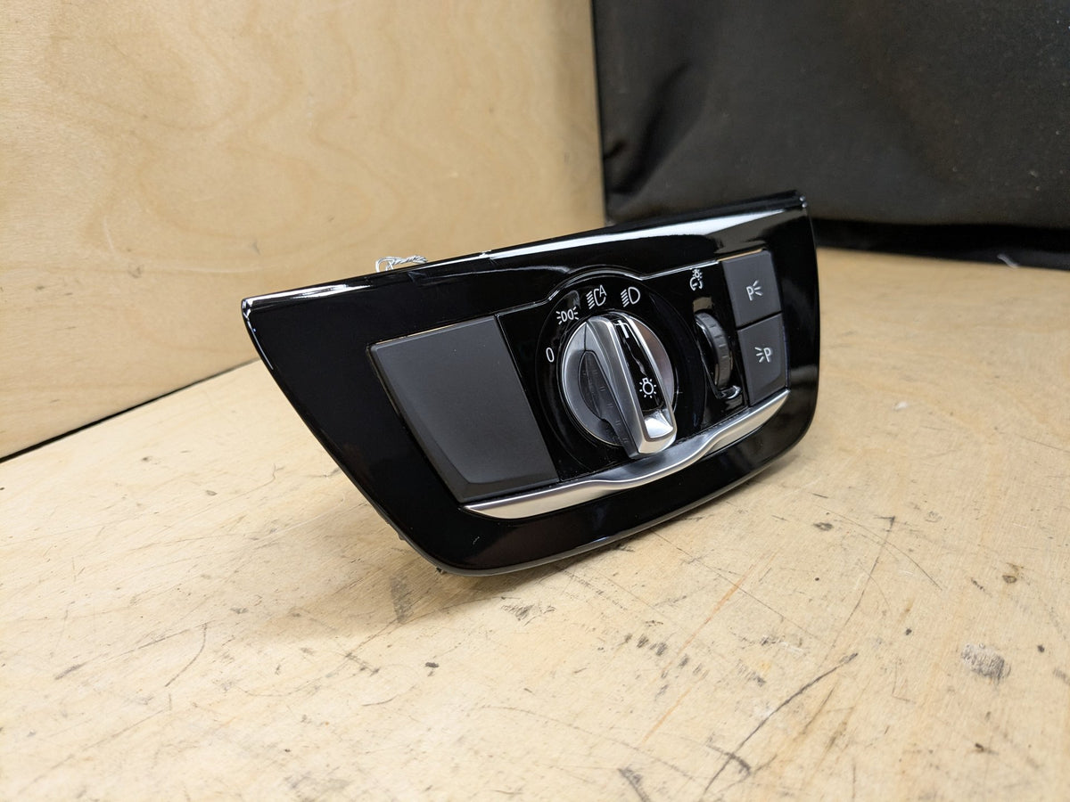 2018-2023 BMW M550i G30 Headlamp Switch 6841879 OEM