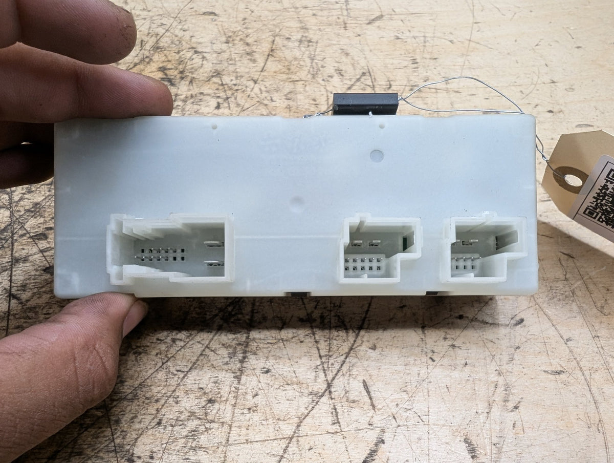 16-19 OEM BMW G11 G12 G30 F90 M5 740 750 Rear Trunk Lid Lift Control Module