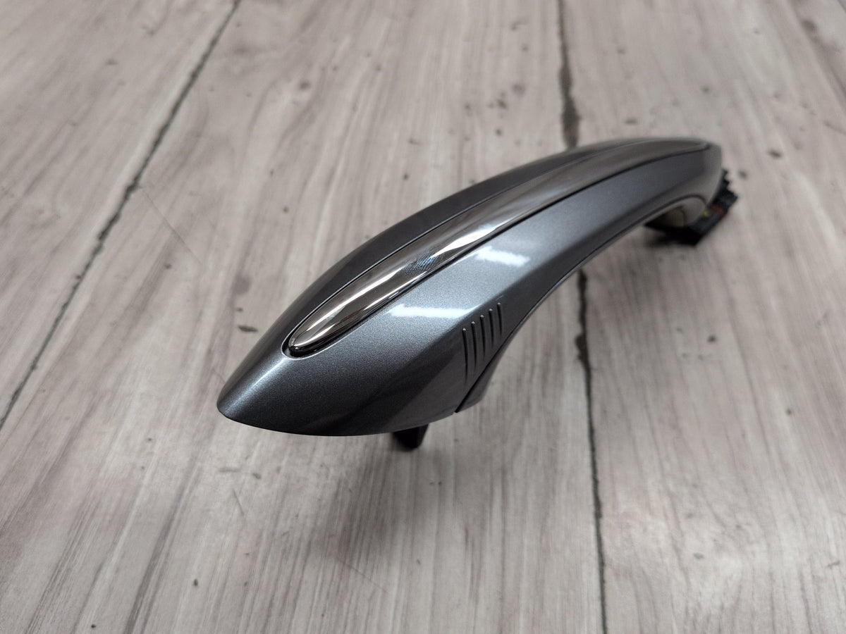 2011-2016 BMW M5 F10 Right Passenger Door Handle w/ Comfort Access 7305283 OEM