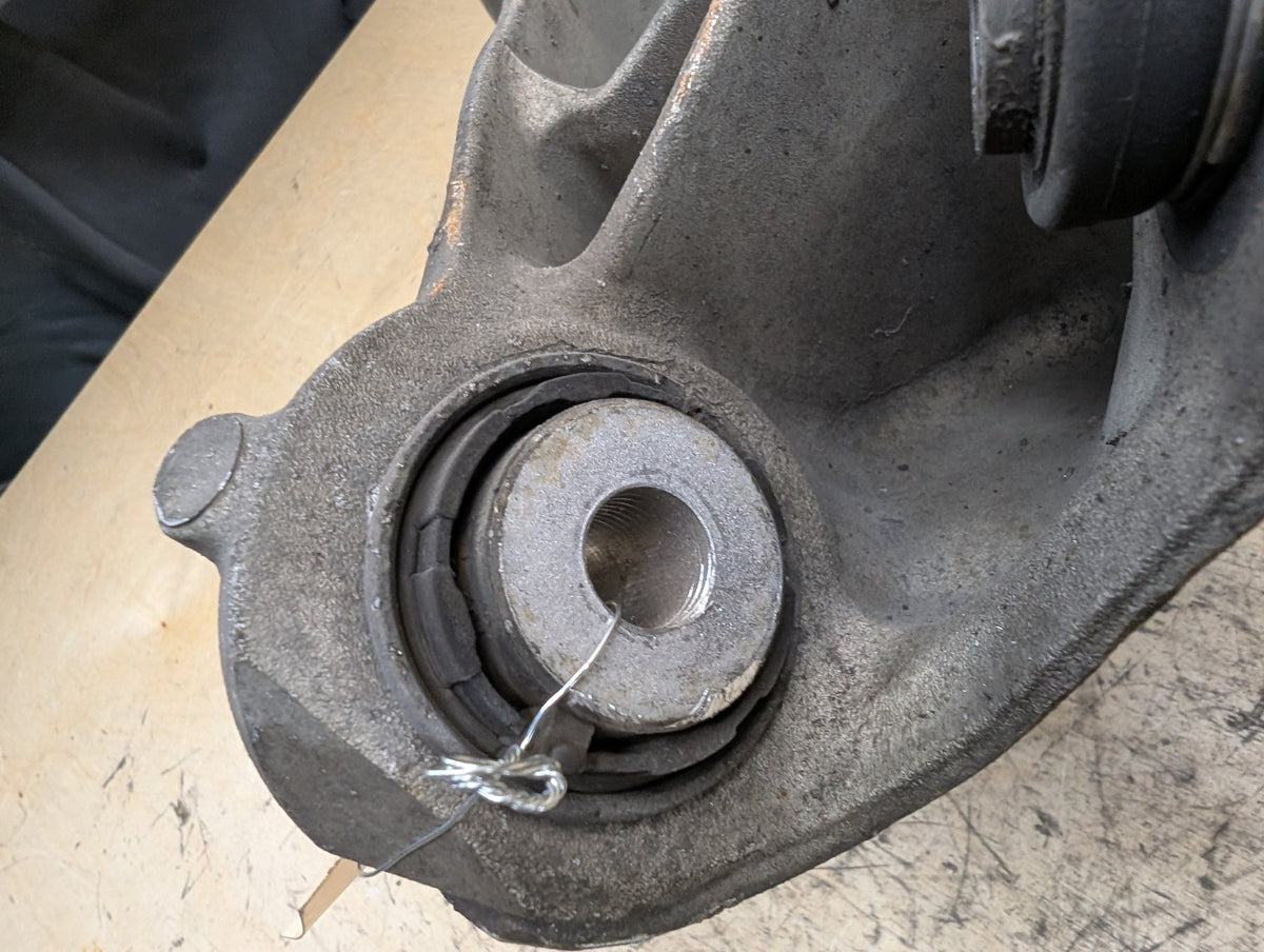 OEM BMW G05 G06 G07 X5 X6 X7 Rear Right Passenger Hub Spindle Knuckle Bearing