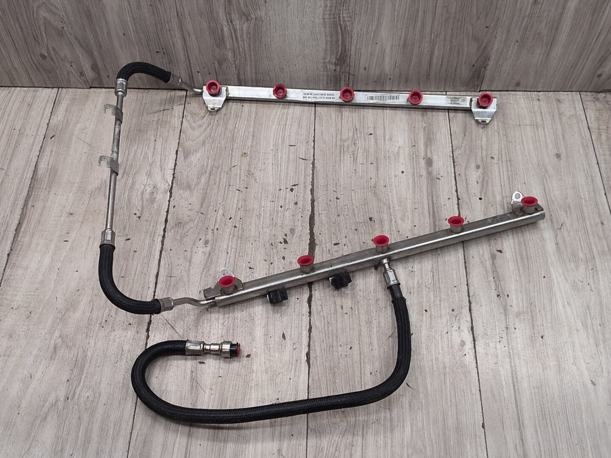 2004-2010 BMW E64 M6 S85B50A Engine Motor Fuel Injector Rail Line SET 7834120