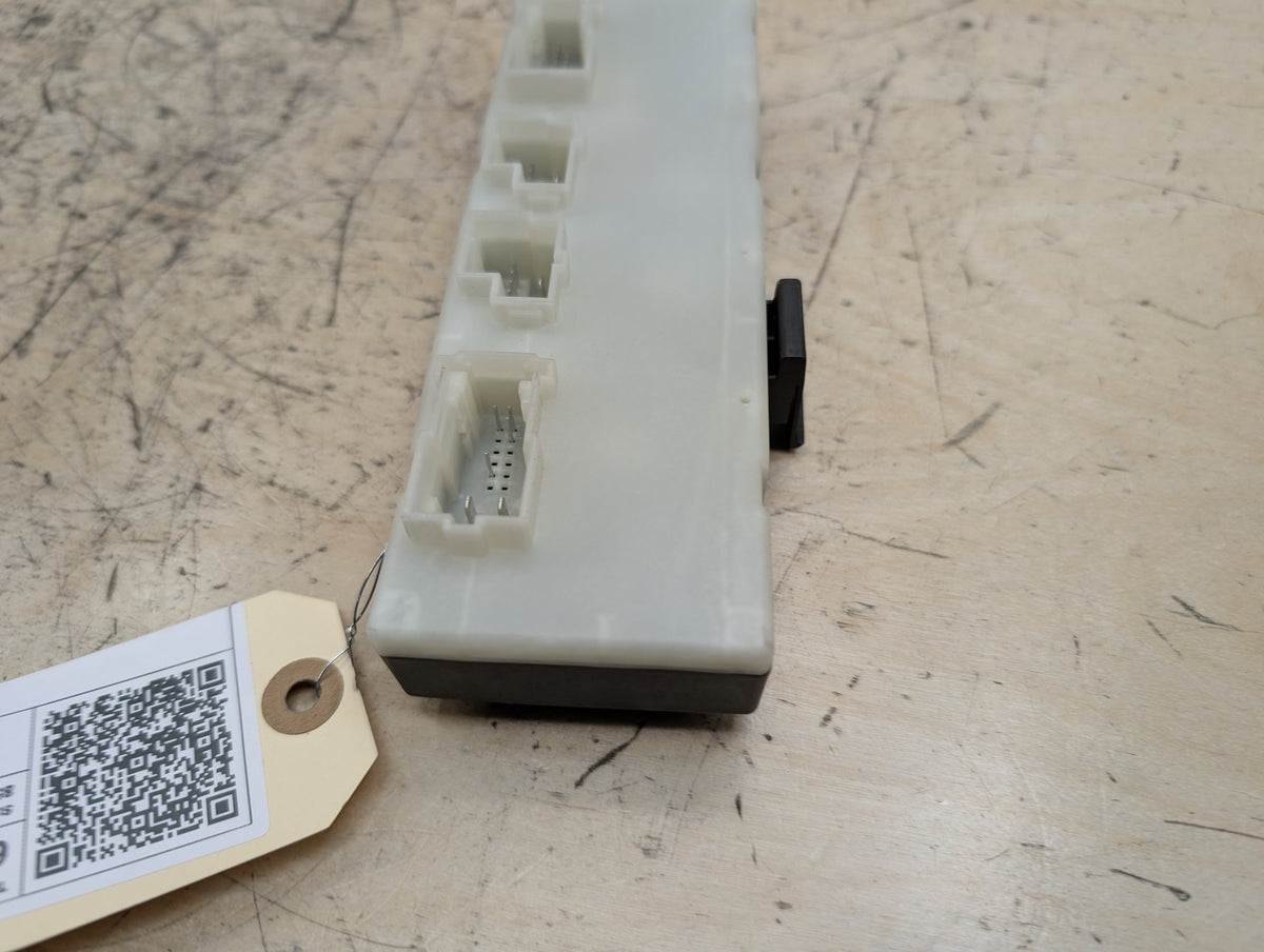 OEM BMW G05 G07 X5 X7 Trunk Tailgate Decklid Function Control Module