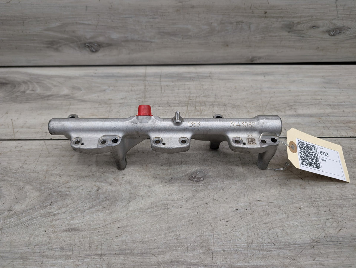 OEM BMW F30 G30 M240 340 440 540 740 Engine Pressure Fuel Injector Rail Line B58
