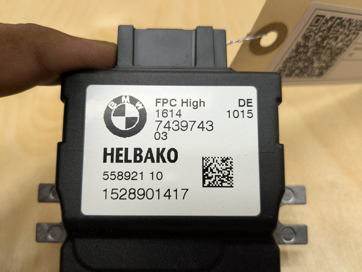 OEM BMW G01 G05 G12 G20 G22 G42 G30 G80 F82 Fuel Pump Control Module Unit