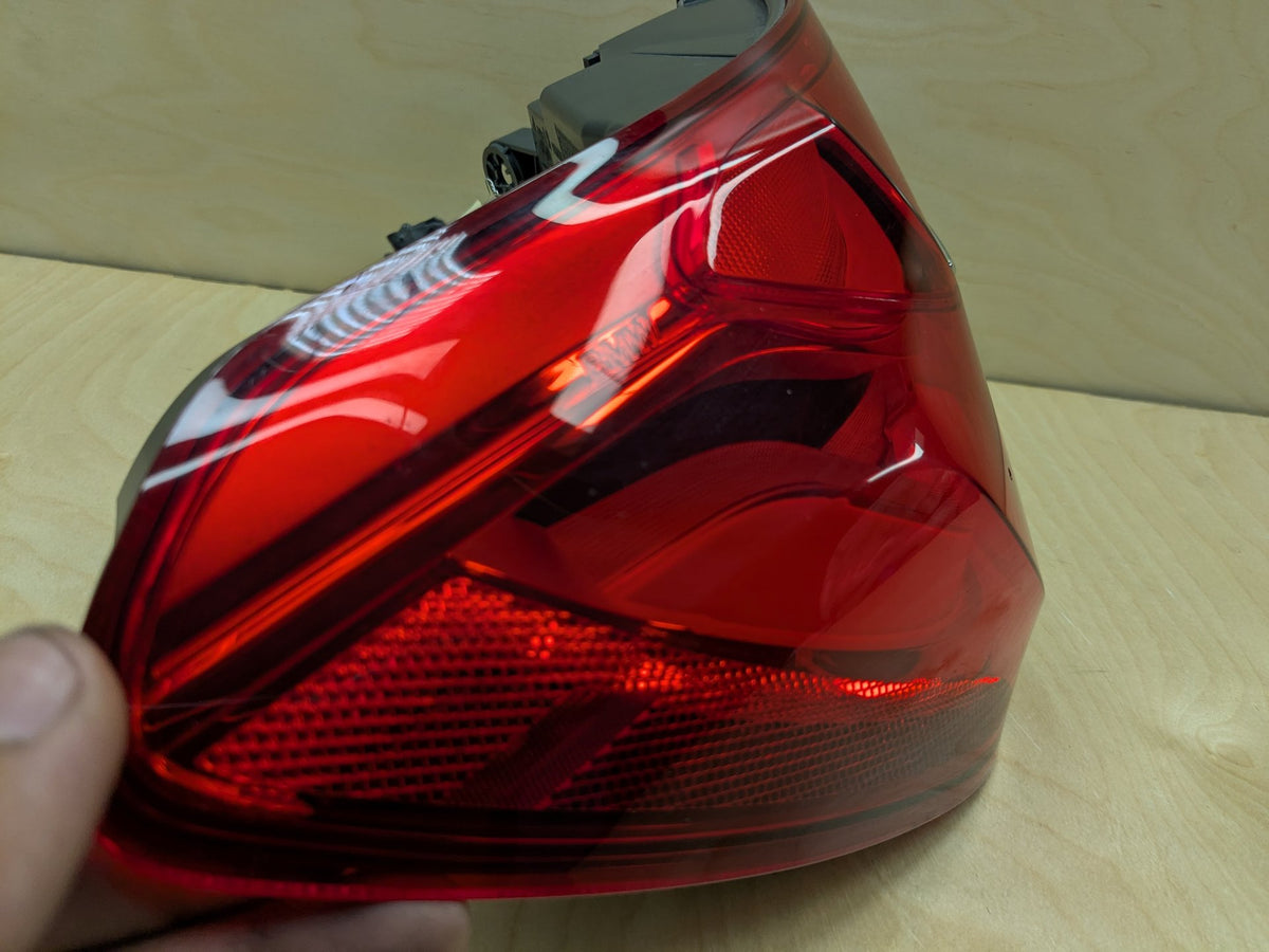 16-19 OEM BMW G11 G12 740 750 M760 B7 Rear Left Driver Outer LED Tail Light