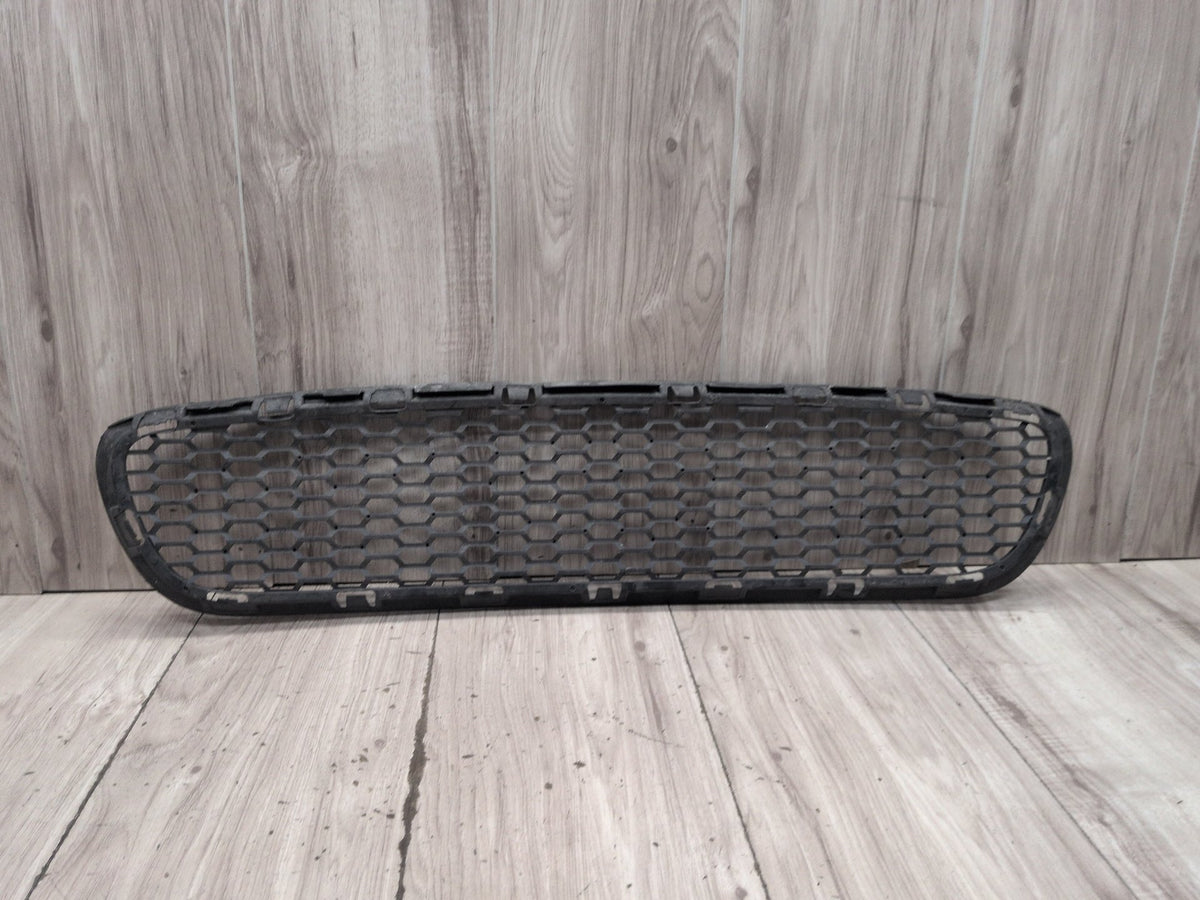2011-2016 BMW M5 F10 Front Middle Center Bumper Cover Grille 8047391 OEM