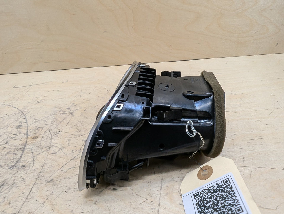 2011-2017 Audi RS5 8T Dashboard Dash Board Right Passenger Air Vent 8T1820902G OEM