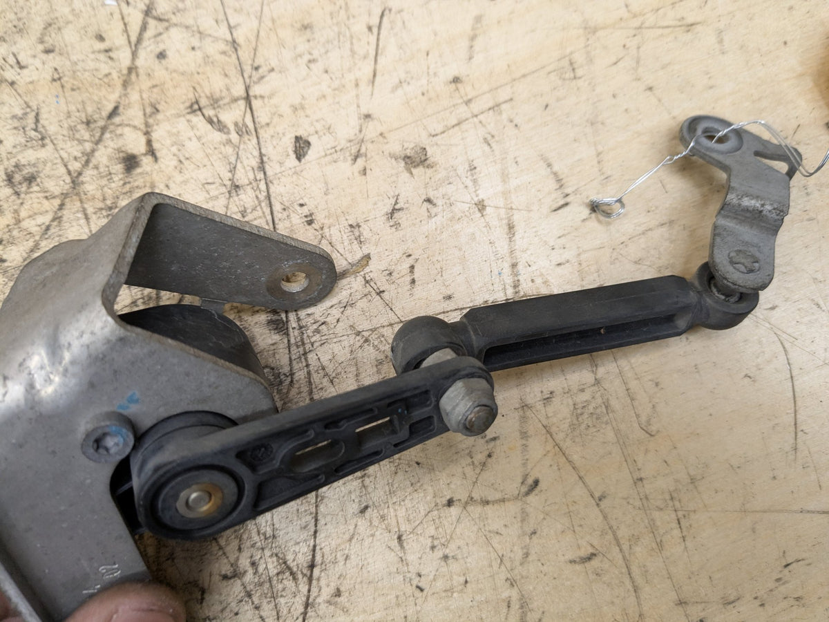 16-22 OEM BMW F30 F44 F80 G01 G20 G30 Suspension Height Level Sensor 2959574