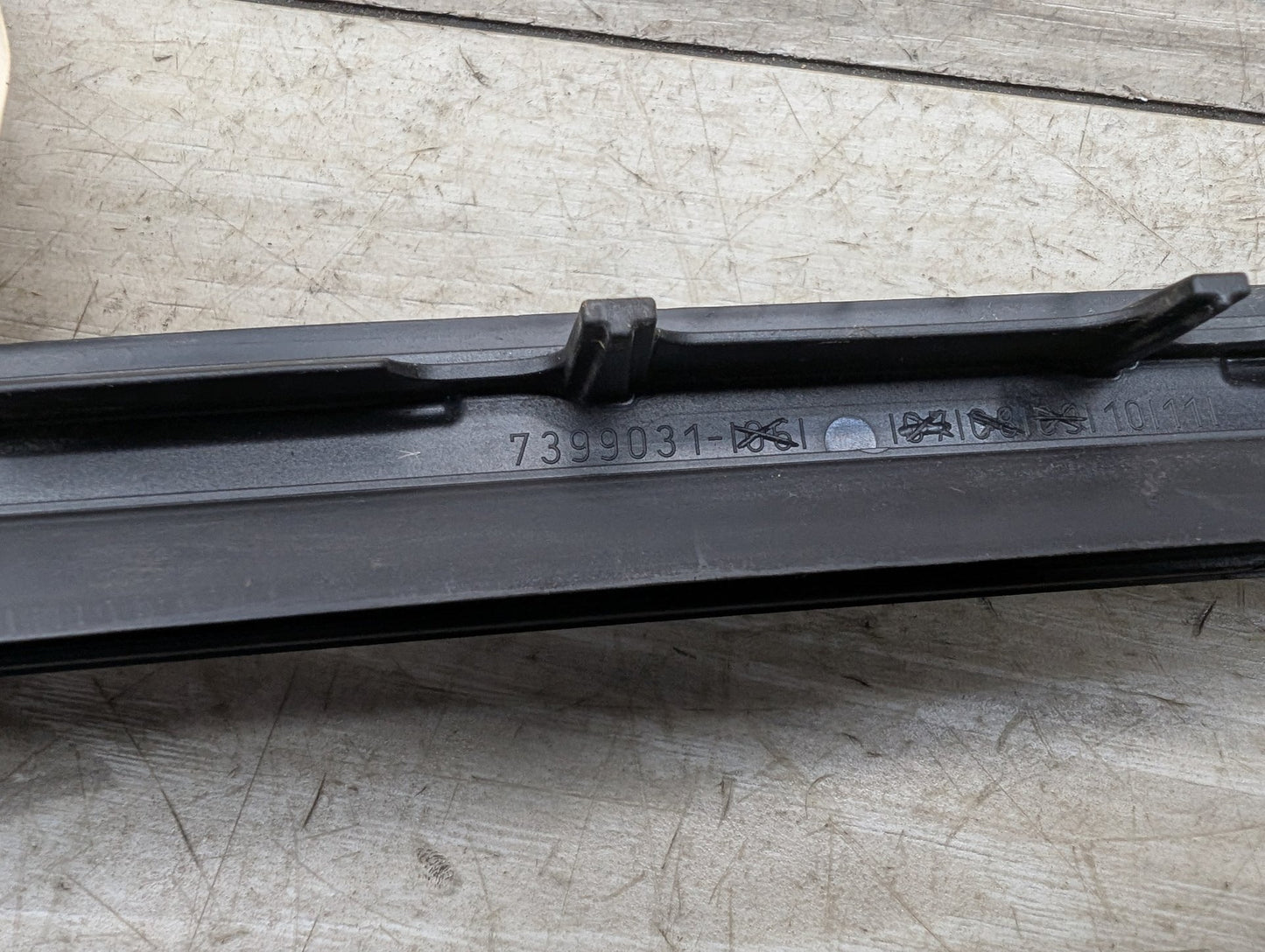 2018 - 2024 BMW X3 G01 Left Driver Side Windshield Drip Molding Trim 7399031 B46B20O1