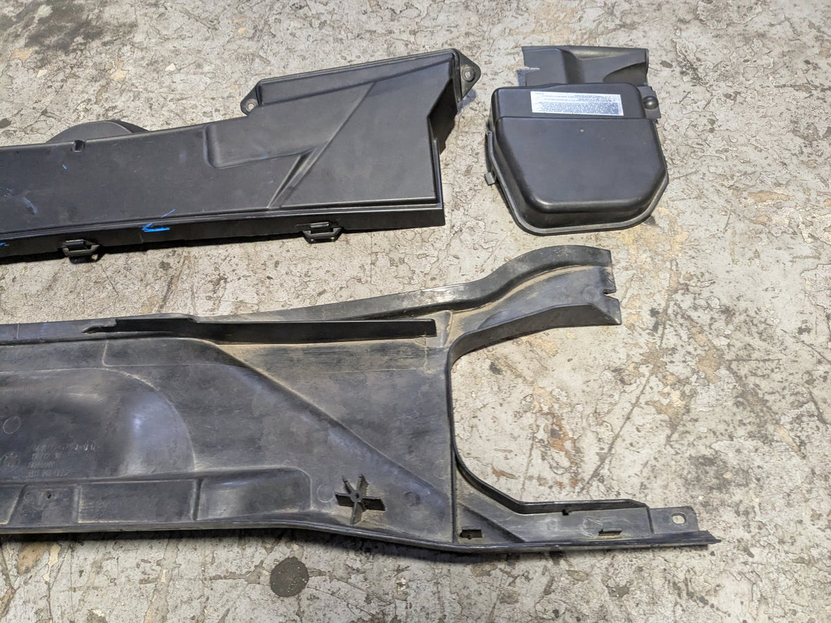 2008-2013 BMW 135i E88 Left Right Side Cowl Covers SET 6925018 OEM