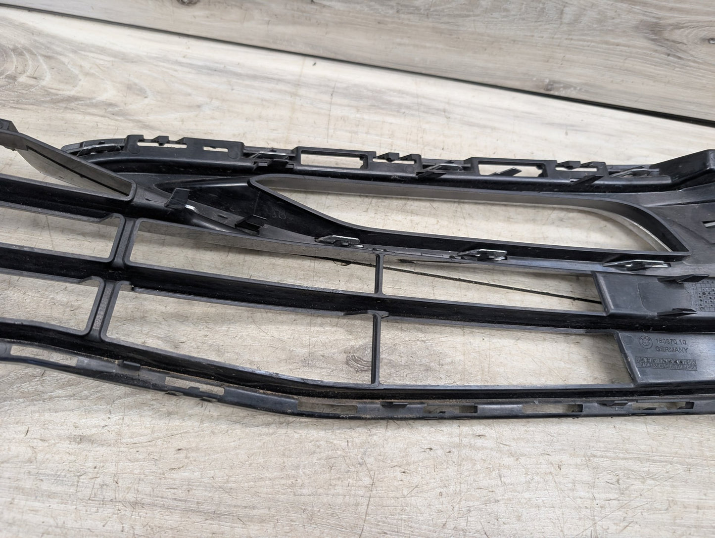 2017-2023 BMW 530i G30 Front Right Passenger Bumper Cover Grille 7385278